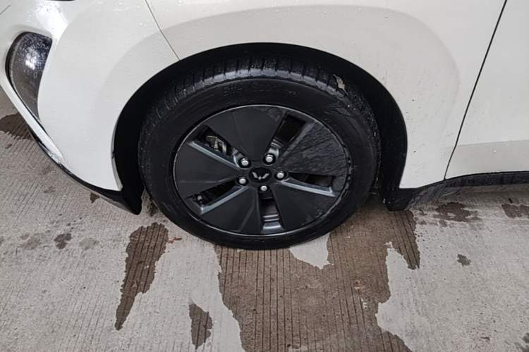 Used Wuling Xingguang 2023 70 Standard Edition Left Front Wheel Hub