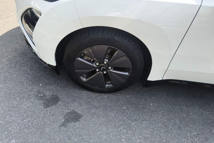 Used Wuling Xingguang 2023 70 Standard Edition Left Front Wheel Hub