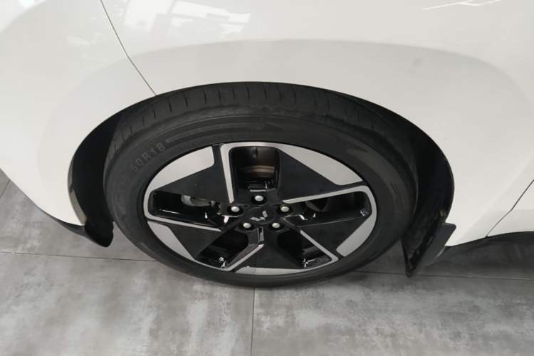 Used Wuling Xingguang 2023 150 Advanced Edition Left Front Wheel Hub