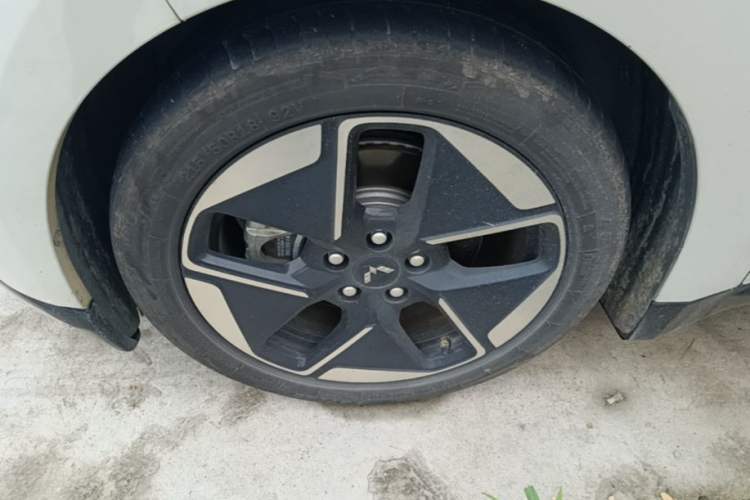 Used Wuling Xingguang 2023 150 Advanced Edition Left Front Wheel Hub