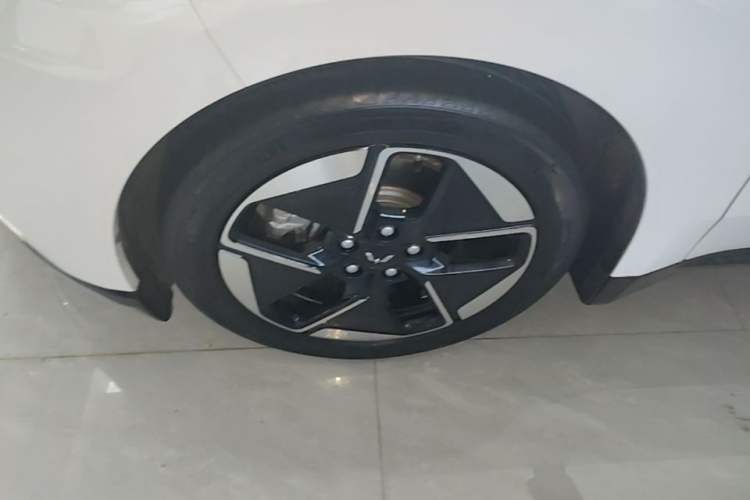 Used Wuling Xingguang 2023 150 Advanced Edition Left Front Wheel Hub