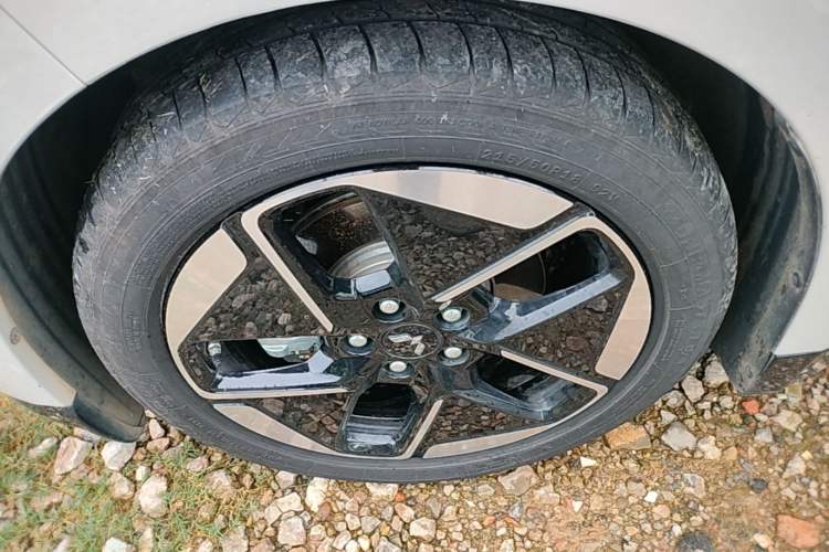 Used Wuling Xingguang 2023 150 Advanced Edition Left Front Wheel Hub