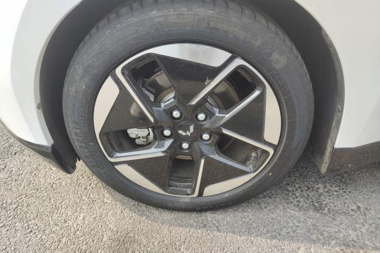Used Wuling Xingguang 2023 150 Advanced Edition Left Front Wheel Hub