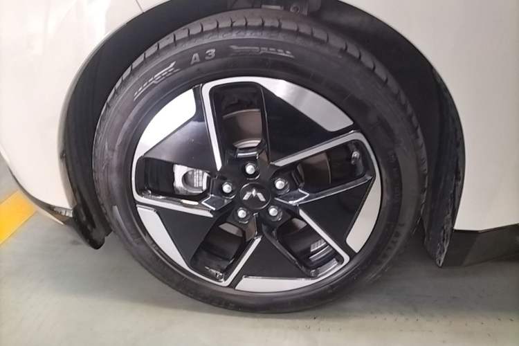 Used Wuling Xingguang 2023 150 Advanced Edition Left Front Wheel Hub