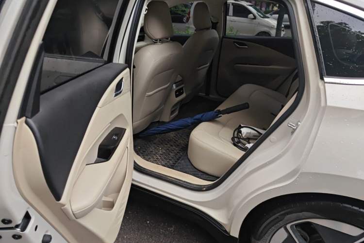 Used Wuling Xingguang 2023 150 Advanced Edition Left Rear Seat