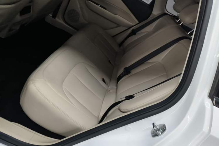 Used Wuling Xingguang 2023 150 Advanced Edition Left Rear Seat