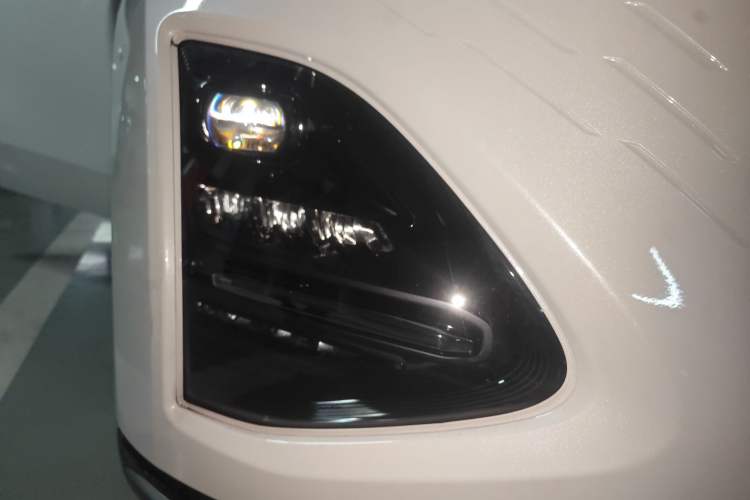 Used Wuling Xingguang 2023 150 Advanced Edition Right Front Headlight