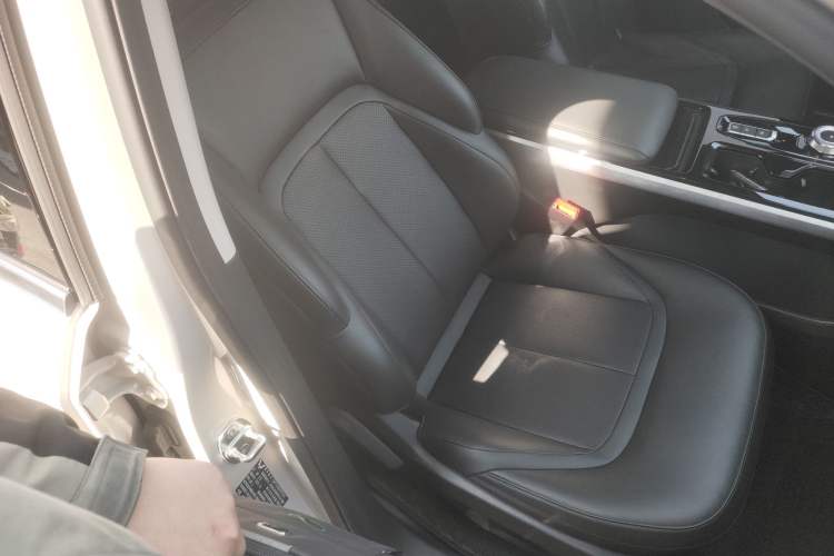 Used Wuling Xingguang 2023 150 Advanced Edition Right Front Seat