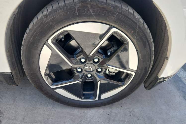 Used Wuling Xingguang 2023 150 Advanced Edition Right Front Wheel Hub