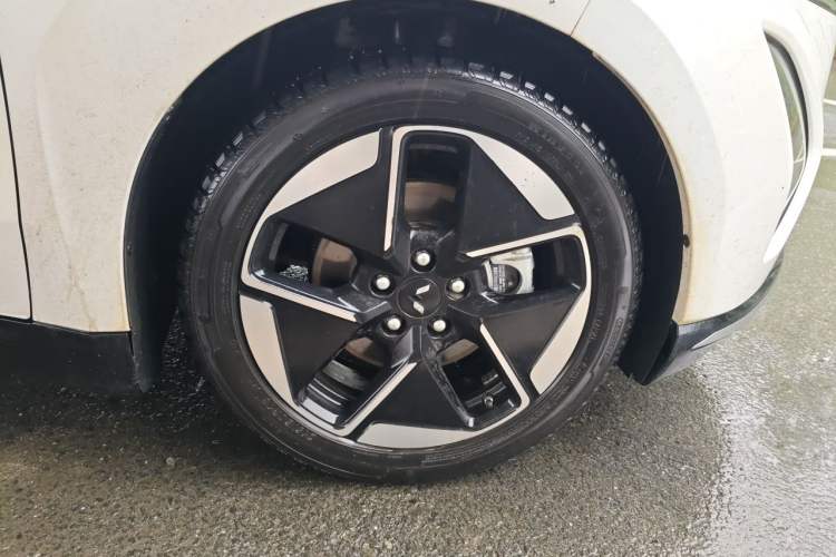 Used Wuling Xingguang 2023 150 Advanced Edition Right Front Wheel Hub