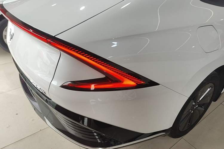 Used Wuling Xingguang 2023 70 Standard Edition Right Rear Taillight