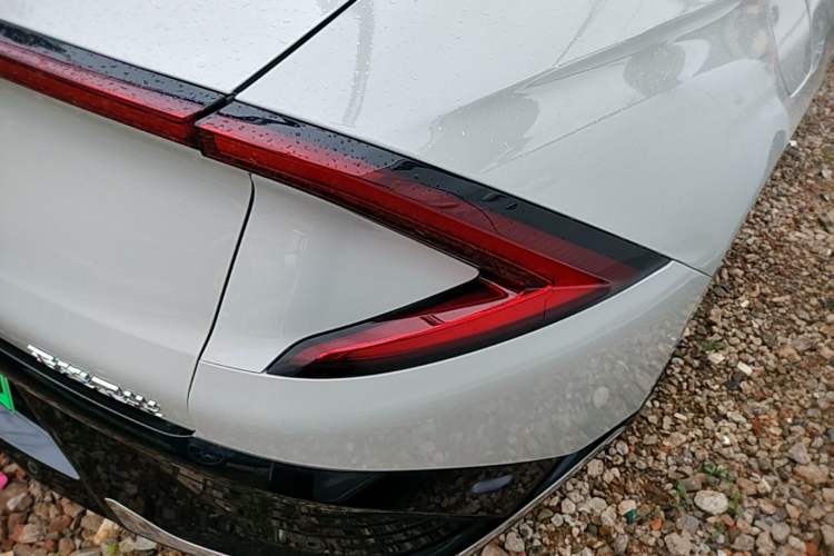 Used Wuling Xingguang 2023 150 Advanced Edition Right Rear Taillight