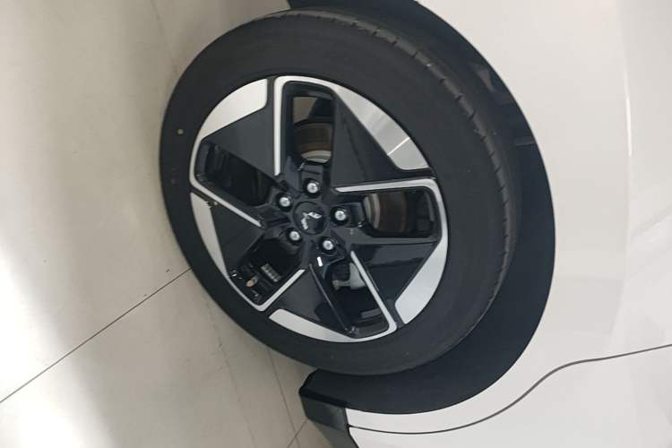 Used Wuling Xingguang 2023 150 Advanced Edition Right Rear Wheel Hub