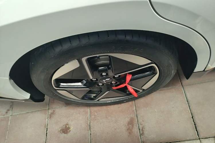 Used Wuling Xingguang 2023 150 Advanced Edition Right Rear Wheel Hub