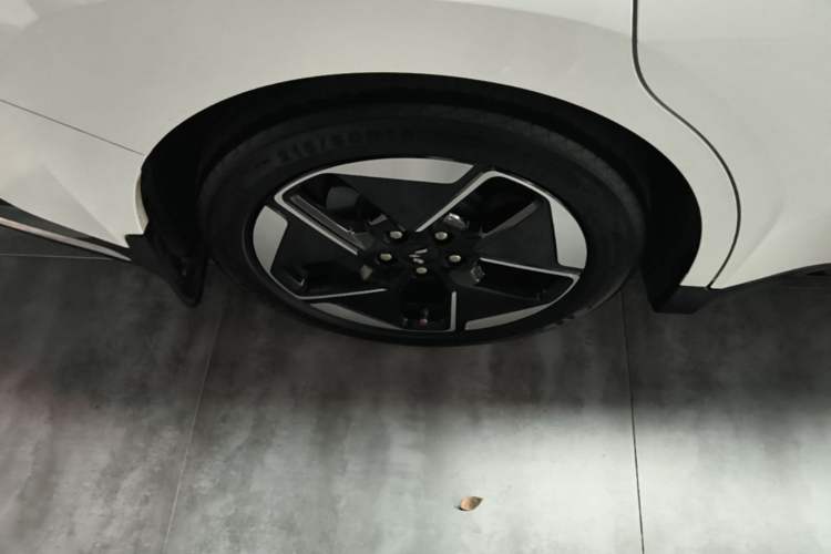 Used Wuling Xingguang 2023 150 Advanced Edition Right Rear Wheel Hub