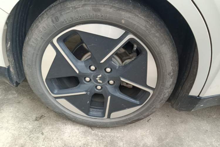 Used Wuling Xingguang 2023 150 Advanced Edition Right Rear Wheel Hub