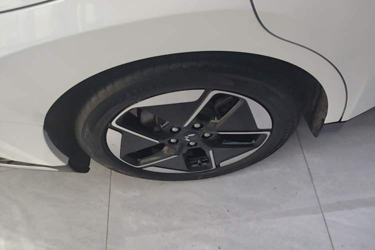Used Wuling Xingguang 2023 150 Advanced Edition Right Rear Wheel Hub