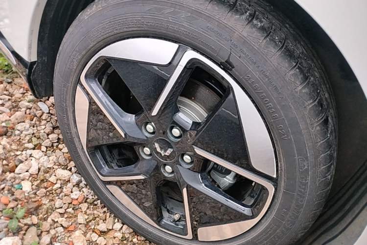 Used Wuling Xingguang 2023 150 Advanced Edition Right Rear Wheel Hub