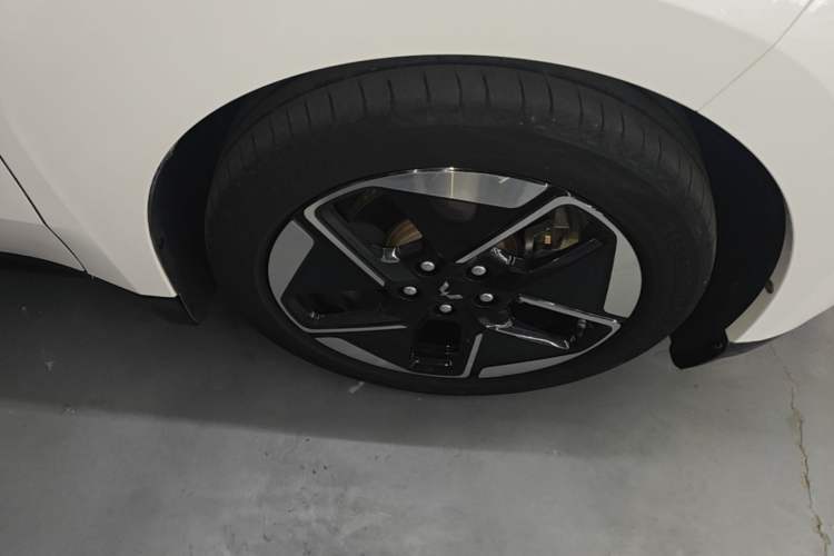 Used Wuling Xingguang 2023 150 Advanced Edition Right Rear Wheel Hub