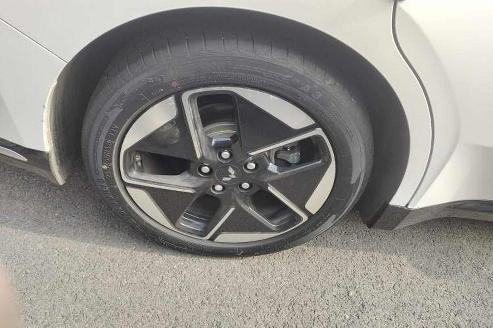 Used Wuling Xingguang 2023 150 Advanced Edition Right Rear Wheel Hub