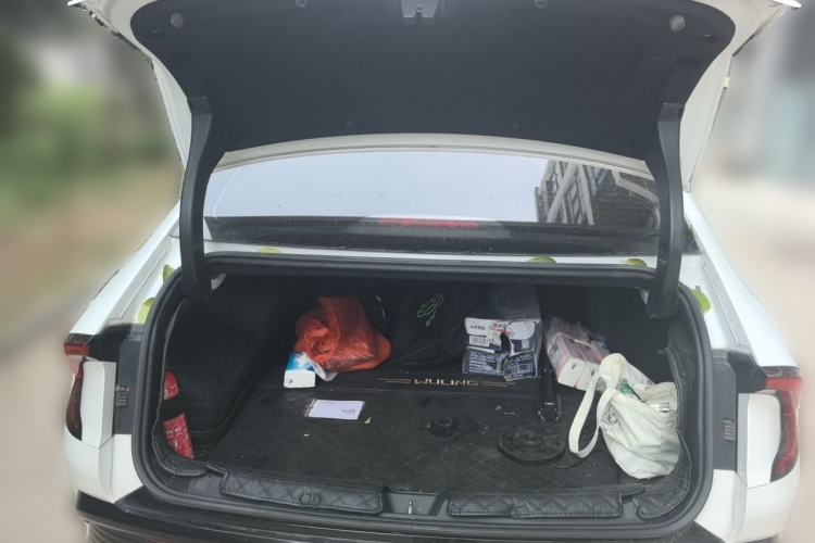 Used Wuling Xingguang 2023 70 Standard Edition Trunk
