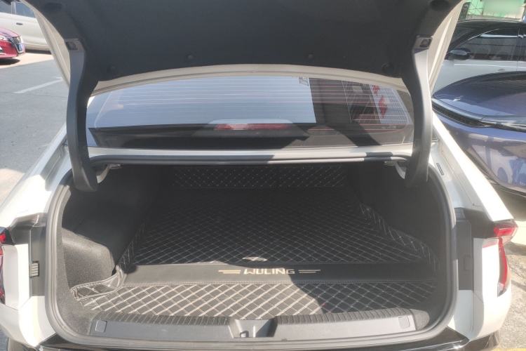 Used Wuling Xingguang 2023 150 Advanced Edition Trunk