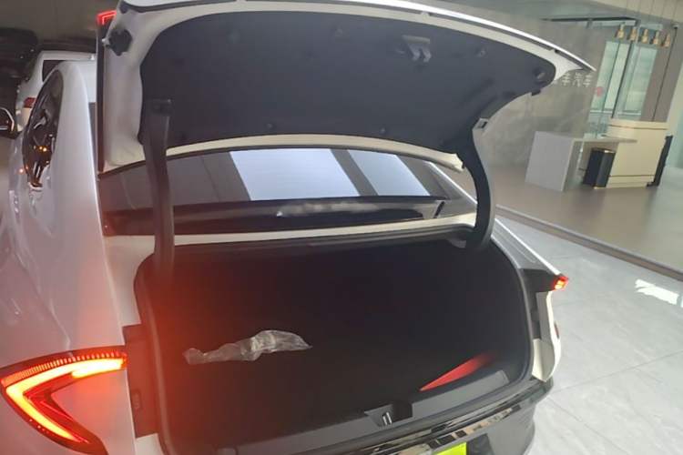 Used Wuling Xingguang 2023 150 Advanced Edition Trunk