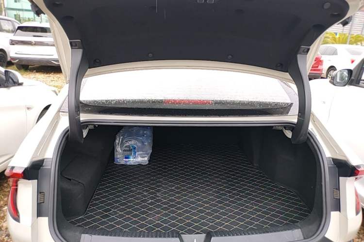 Used Wuling Xingguang 2023 150 Advanced Edition Trunk