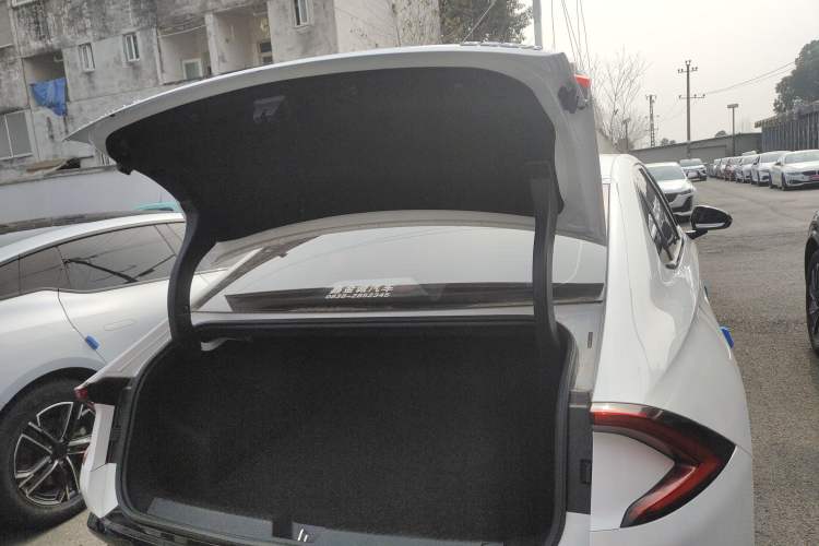 Used Wuling Xingguang 2023 150 Advanced Edition Trunk