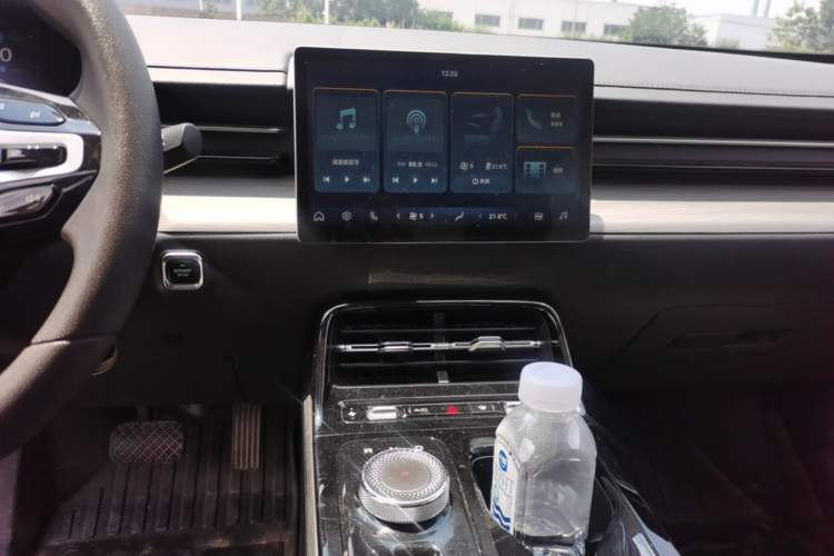 Used Wuling Xingguang 2024 Co-Creation Edition 70 Standard Model Audio And AC Panel