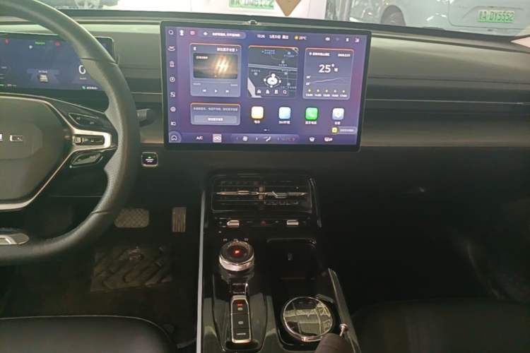 Used Wuling Xingguang 2024 Co-Creation Edition 510 Advanced Model Audio And AC Panel