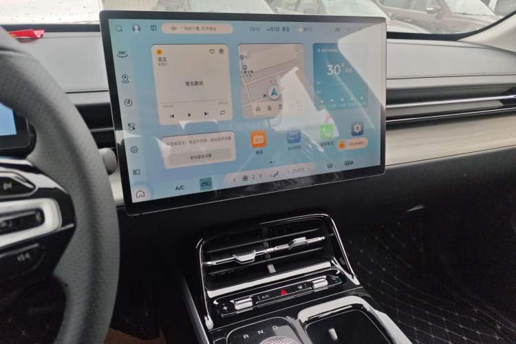 Used Wuling Xingguang 2024 Co-Creation Edition 510 Advanced Model Audio And AC Panel