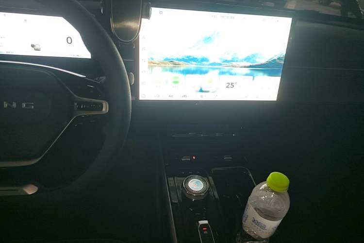 Used Wuling Xingguang 2024 Co-Creation Edition 510 Advanced Model Audio And AC Panel