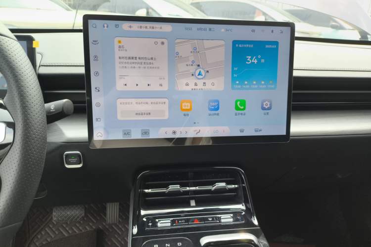 Used Wuling Xingguang 2024 Co-Creation Edition 510 Advanced Model Audio And AC Panel