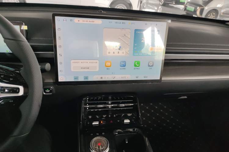 Used Wuling Xingguang 2024 Co-Creation Edition 510 Advanced Model Audio And AC Panel