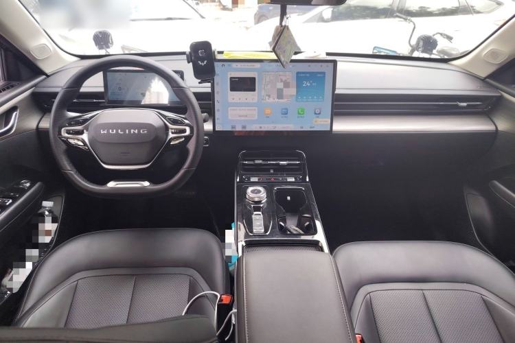 Used Wuling Xingguang 2024 Co-Creation Edition 510 Advanced Model Center Console