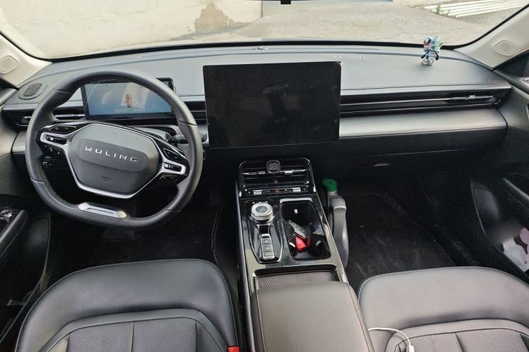 Used Wuling Xingguang 2024 Co-Creation Edition 510 Advanced Model Center Console