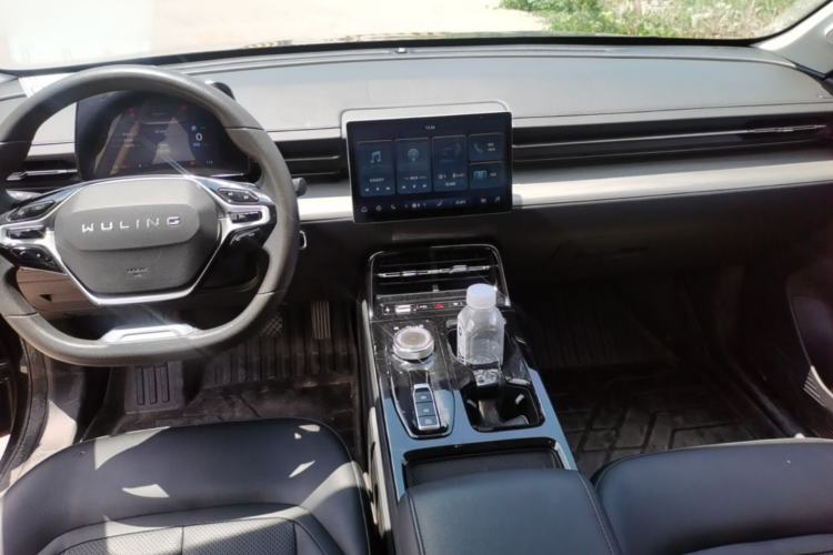 Used Wuling Xingguang 2024 Co-Creation Edition 70 Standard Model Center Console