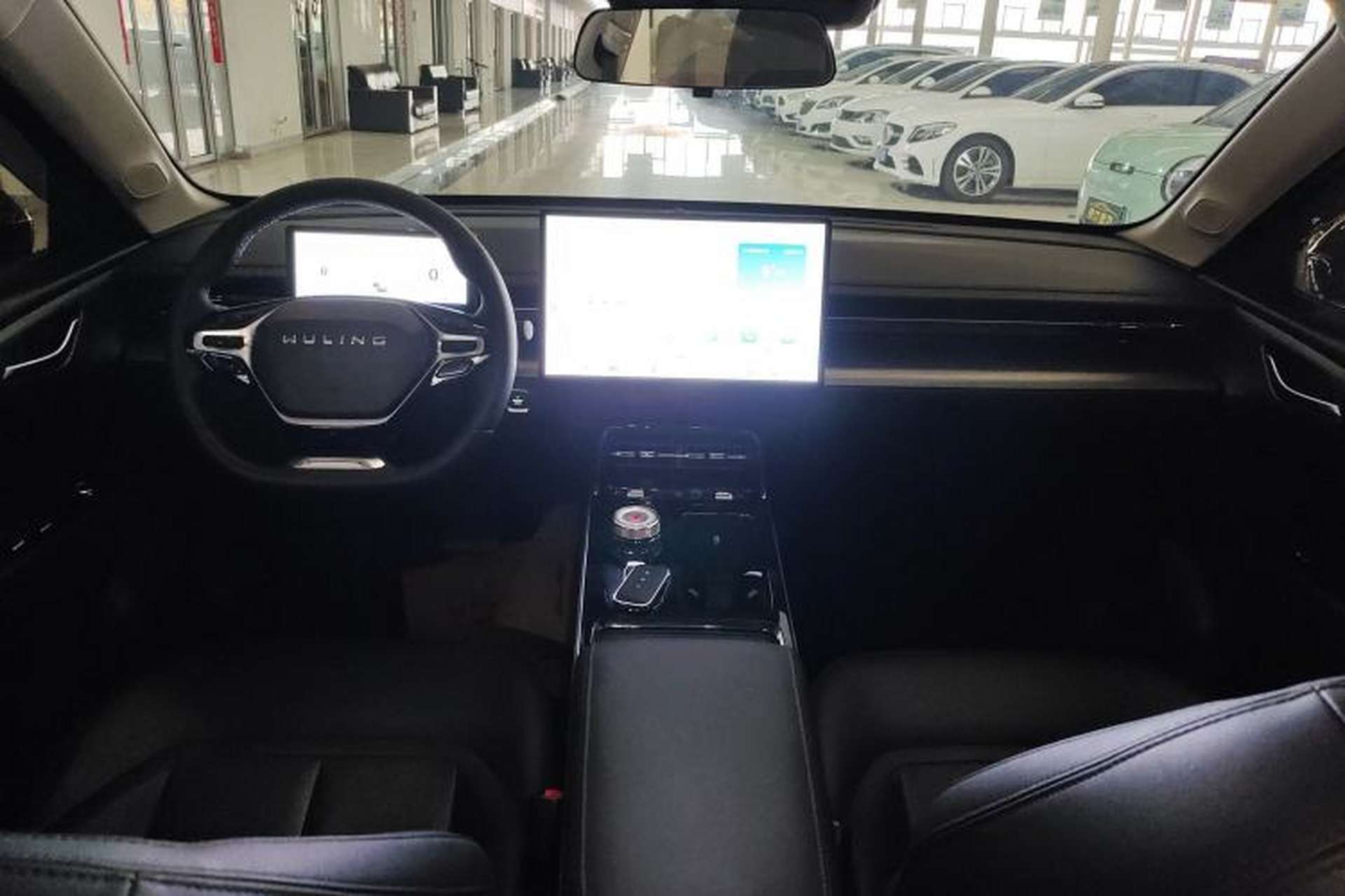Used Wuling Xingguang 2024 Co-Creation Edition 510 Advanced Model Center Console