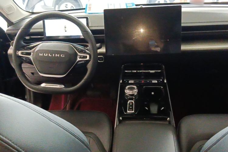 Used Wuling Xingguang 2024 Co-Creation Edition 510 Advanced Model Center Console