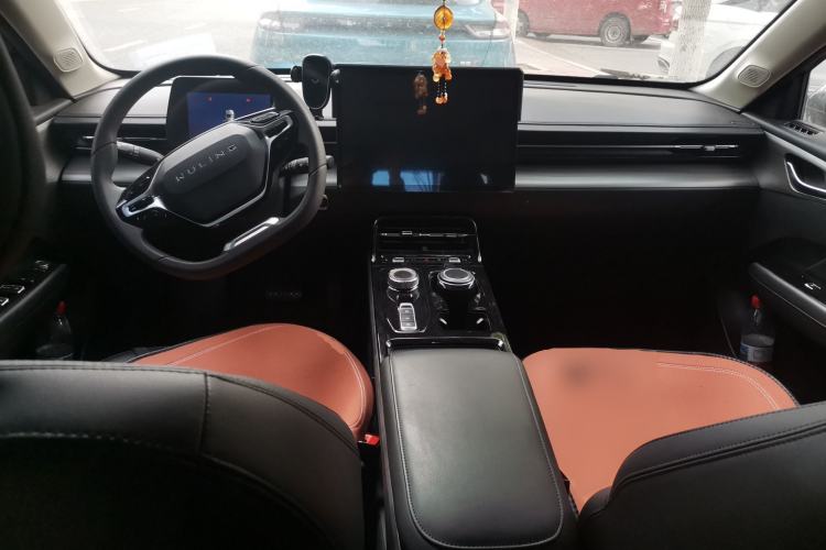 Used Wuling Xingguang 2024 Co-Creation Edition 70 Standard Model Center Console