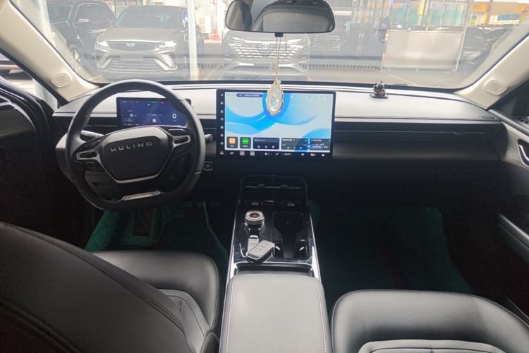 Used Wuling Xingguang 2024 Co-Creation Edition 510 Advanced Model Center Console