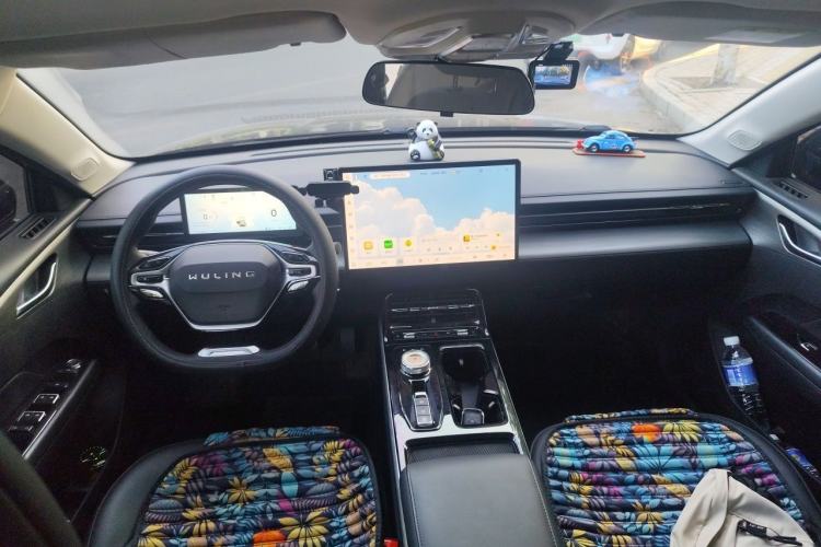 Used Wuling Xingguang 2024 Co-Creation Edition 150 Flagship Model Center Console