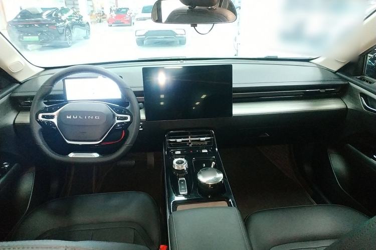 Used Wuling Xingguang 2024 Co-Creation Edition 510 Advanced Model Center Console