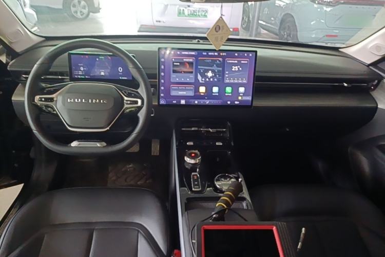 Used Wuling Xingguang 2024 Co-Creation Edition 510 Advanced Model Center Console