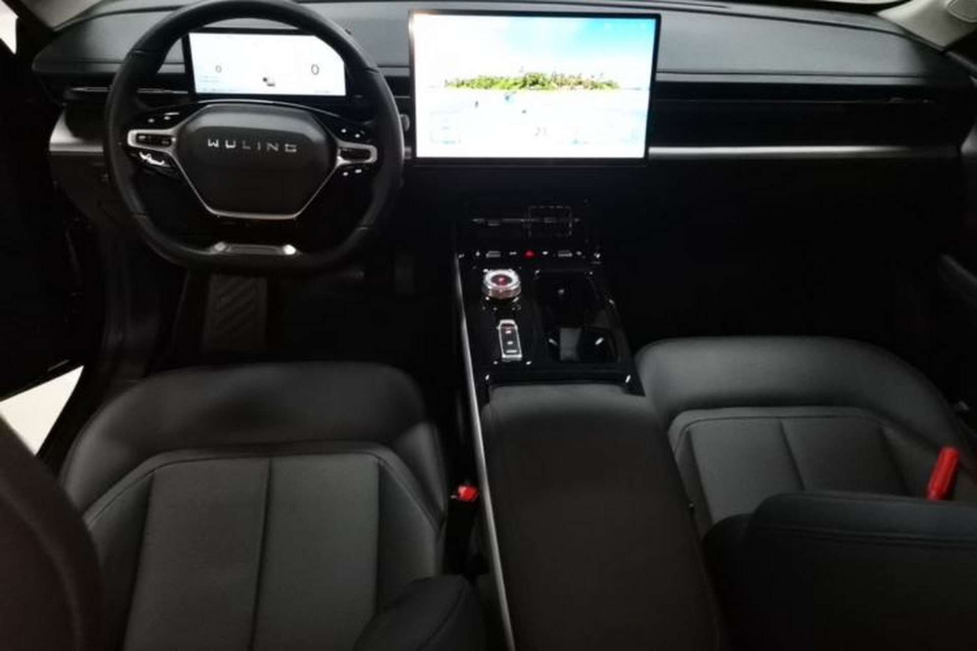 Used Wuling Xingguang 2024 Co-Creation Edition 510 Advanced Model Center Console