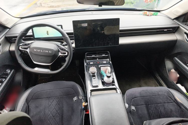 Used Wuling Xingguang 2024 Co-Creation Edition 510 Advanced Model Center Console