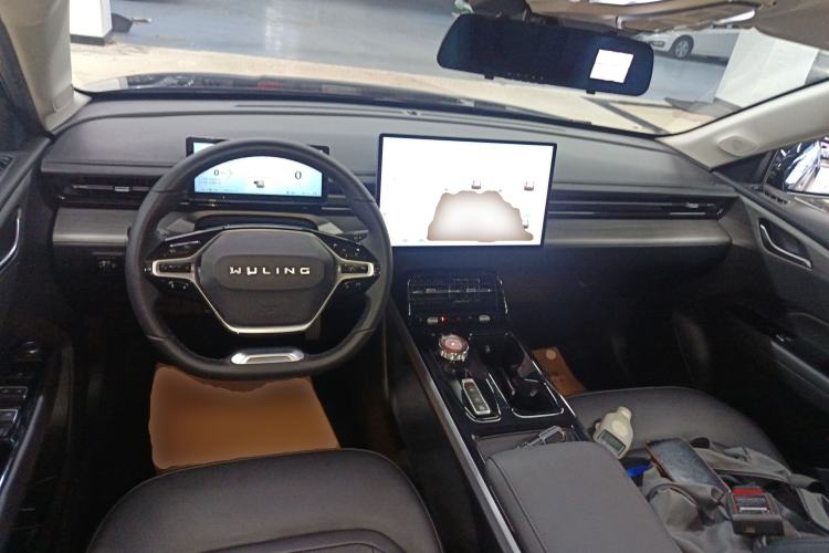 Used Wuling Xingguang 2024 Co-Creation Edition 150 Flagship Model Center Console