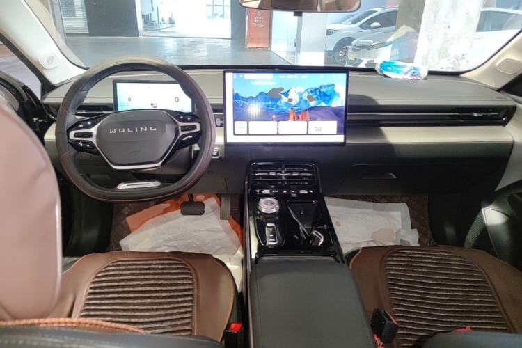 Used Wuling Xingguang 2024 Co-Creation Edition 510 Advanced Model Center Console