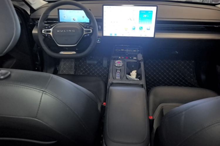Used Wuling Xingguang 2024 Co-Creation Edition 510 Advanced Model Center Console